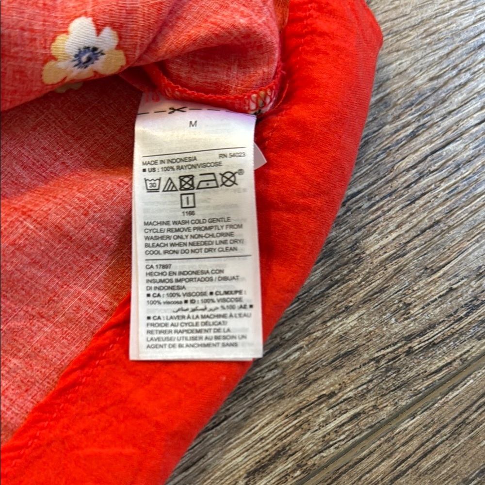 OLD NAVY Floral Red Women's Top - Picture 3 of 6